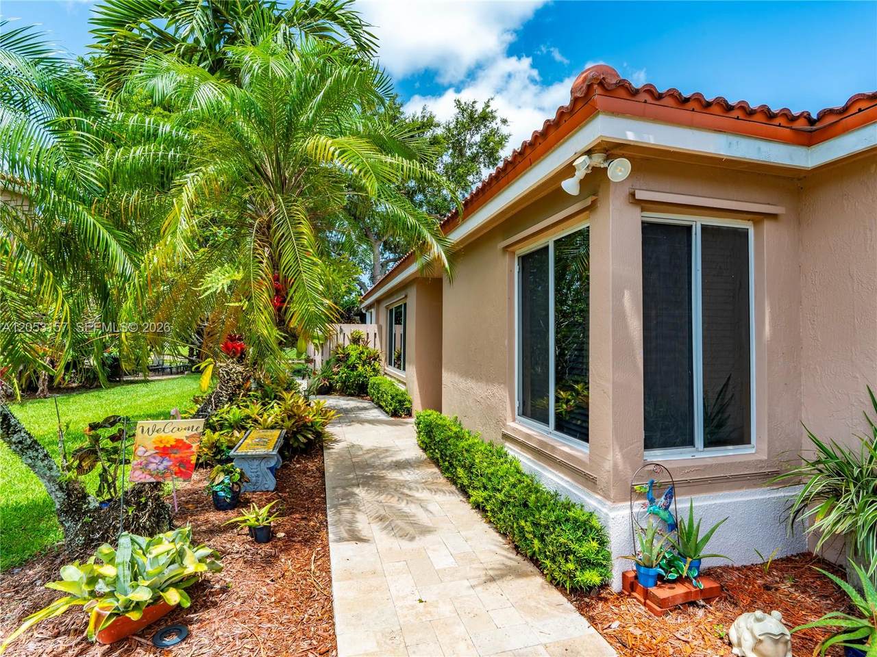 https://bt-photos.global.ssl.fastly.net/miami/1280_boomver_1_A12053157-2.jpg