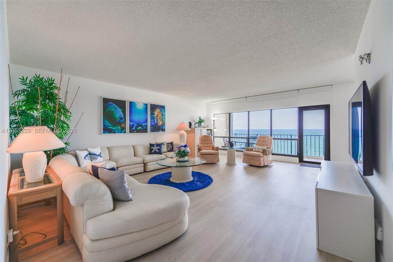 4900 Ocean Blvd - Photo 1
