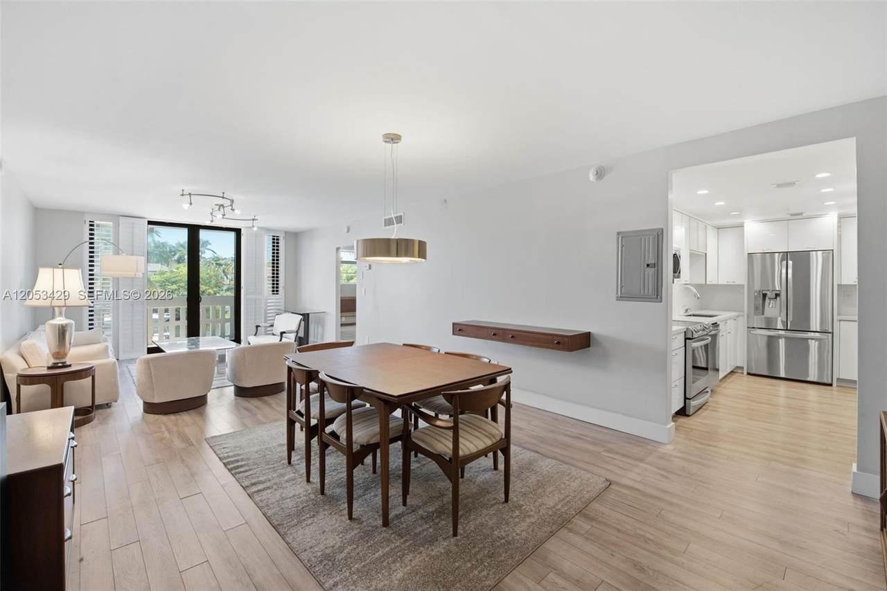 90 Edgewater Dr - Photo 1