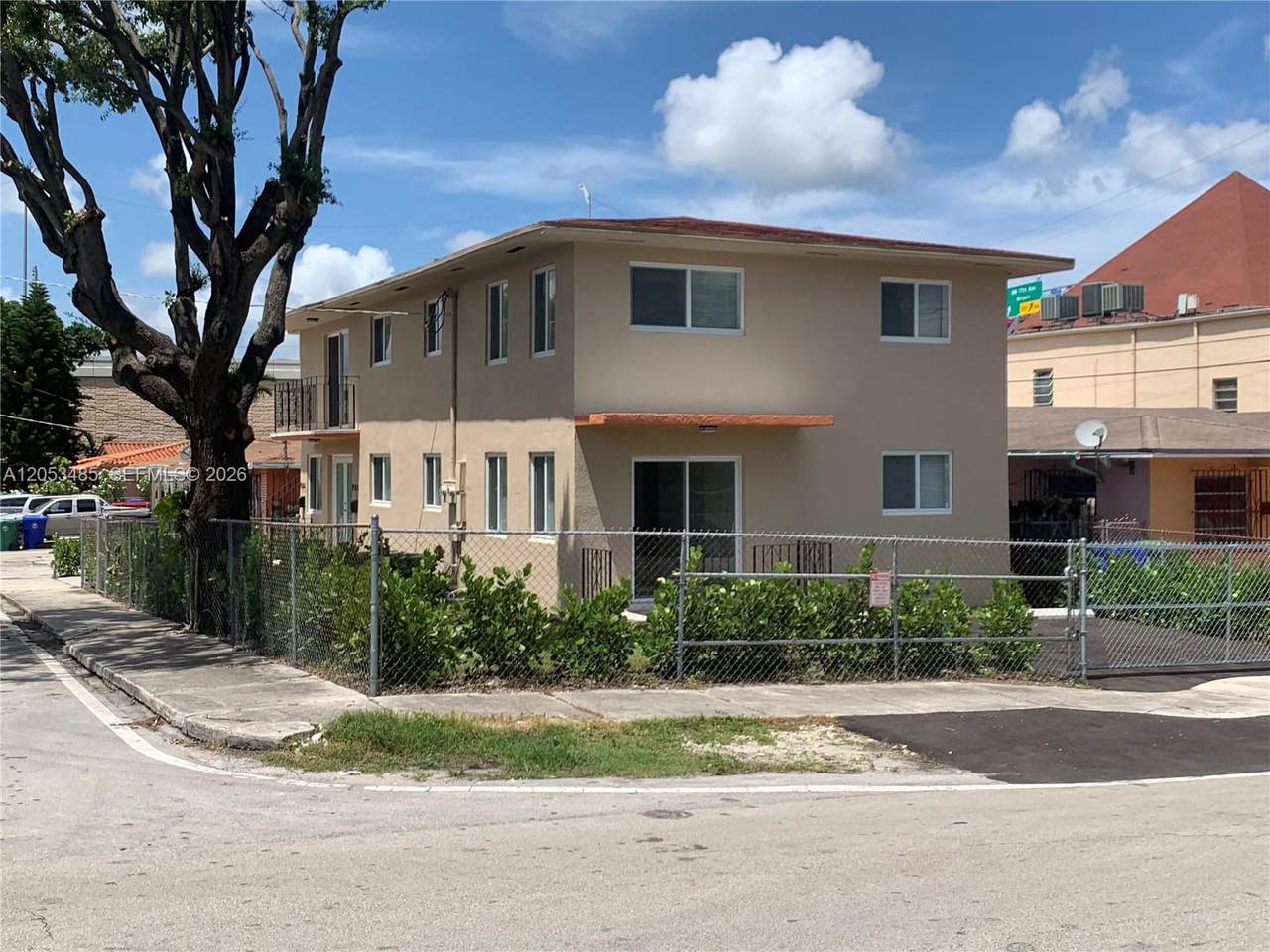 https://bt-photos.global.ssl.fastly.net/miami/1280_boomver_1_A12053485-2.jpg
