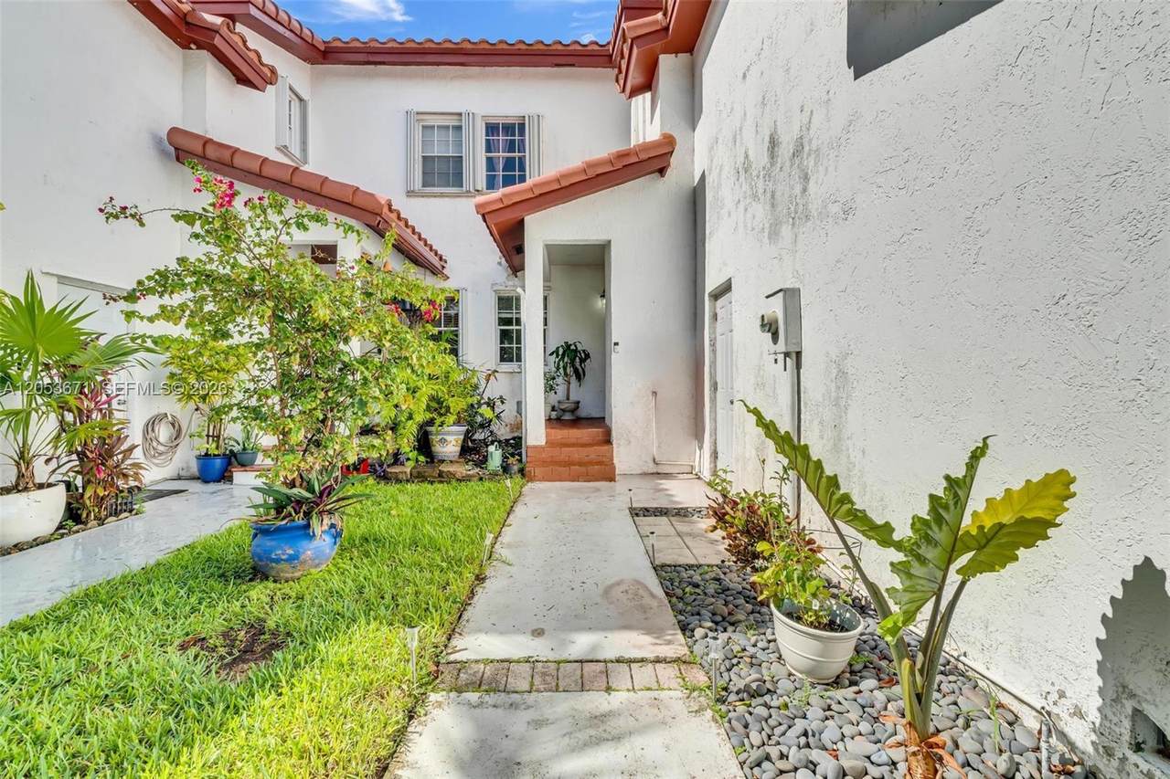 https://bt-photos.global.ssl.fastly.net/miami/1280_boomver_1_A12053671-2.jpg