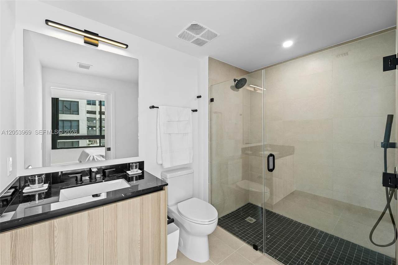 https://bt-photos.global.ssl.fastly.net/miami/1280_boomver_1_A12053969-2.jpg
