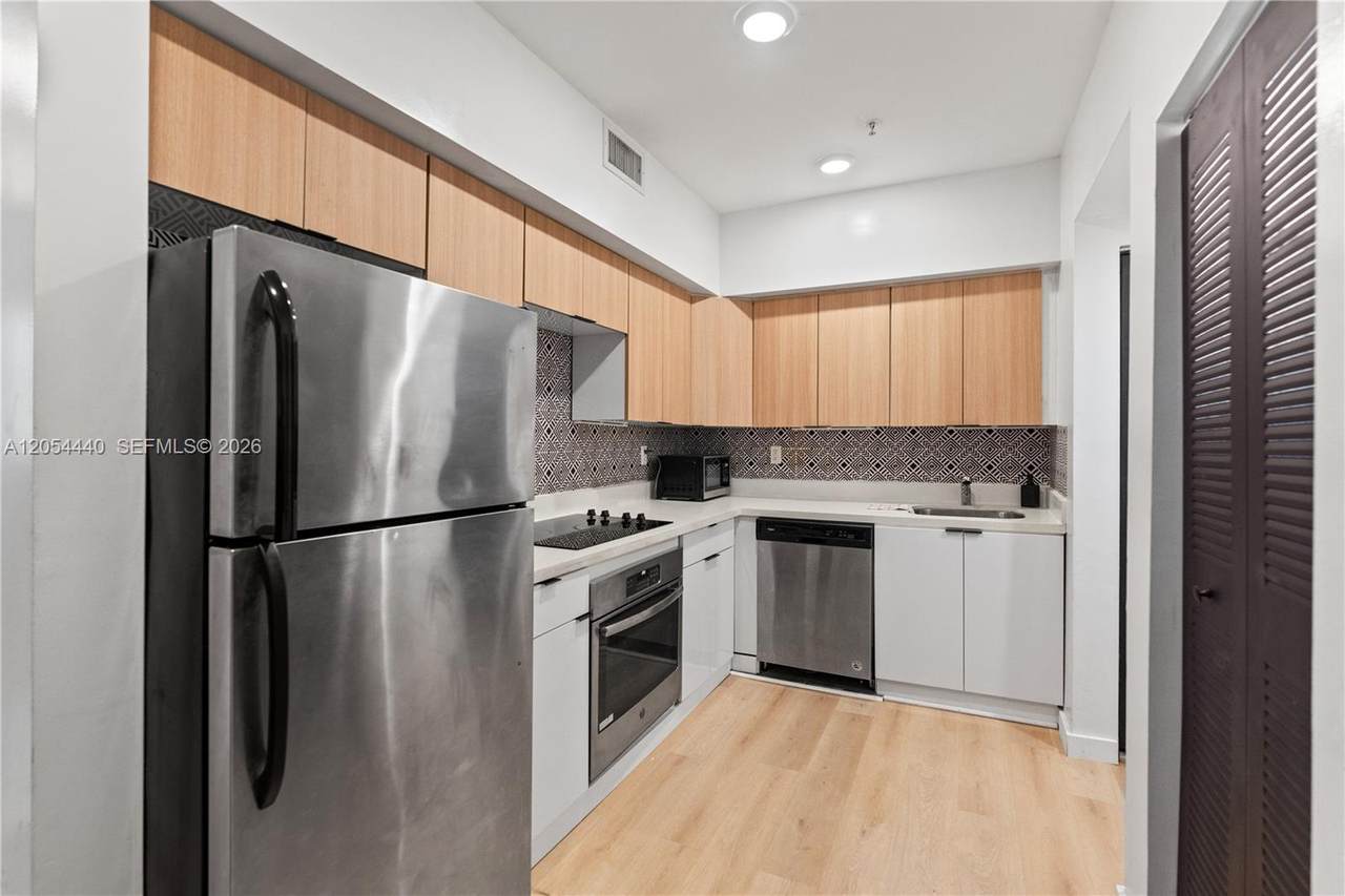 810 7th - Photo 1