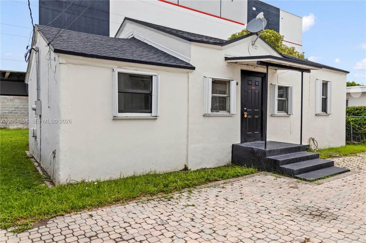 3527 34th St - Photo 1