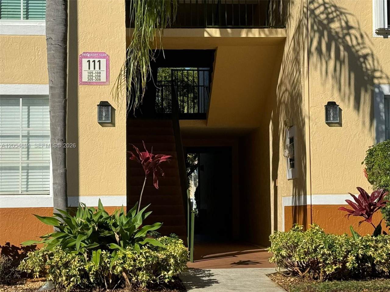 111 Yacht Club Way - Photo 1