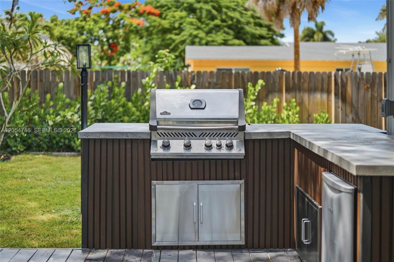 https://bt-photos.global.ssl.fastly.net/miami/1280_boomver_1_A12054746-2.jpg