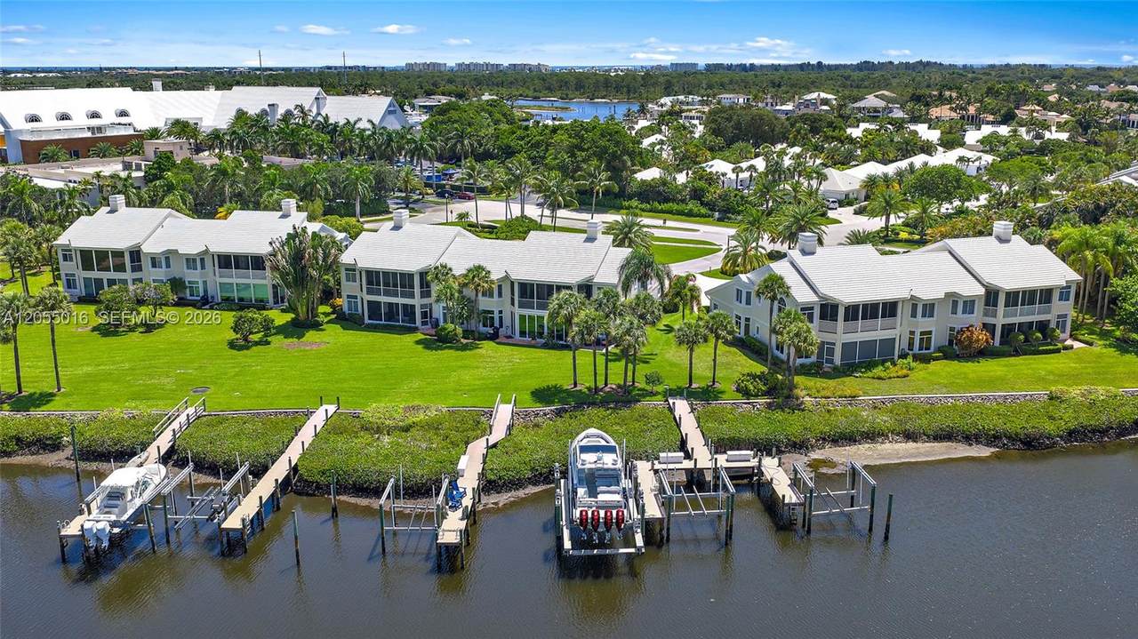 301 Captains Way - Photo 1