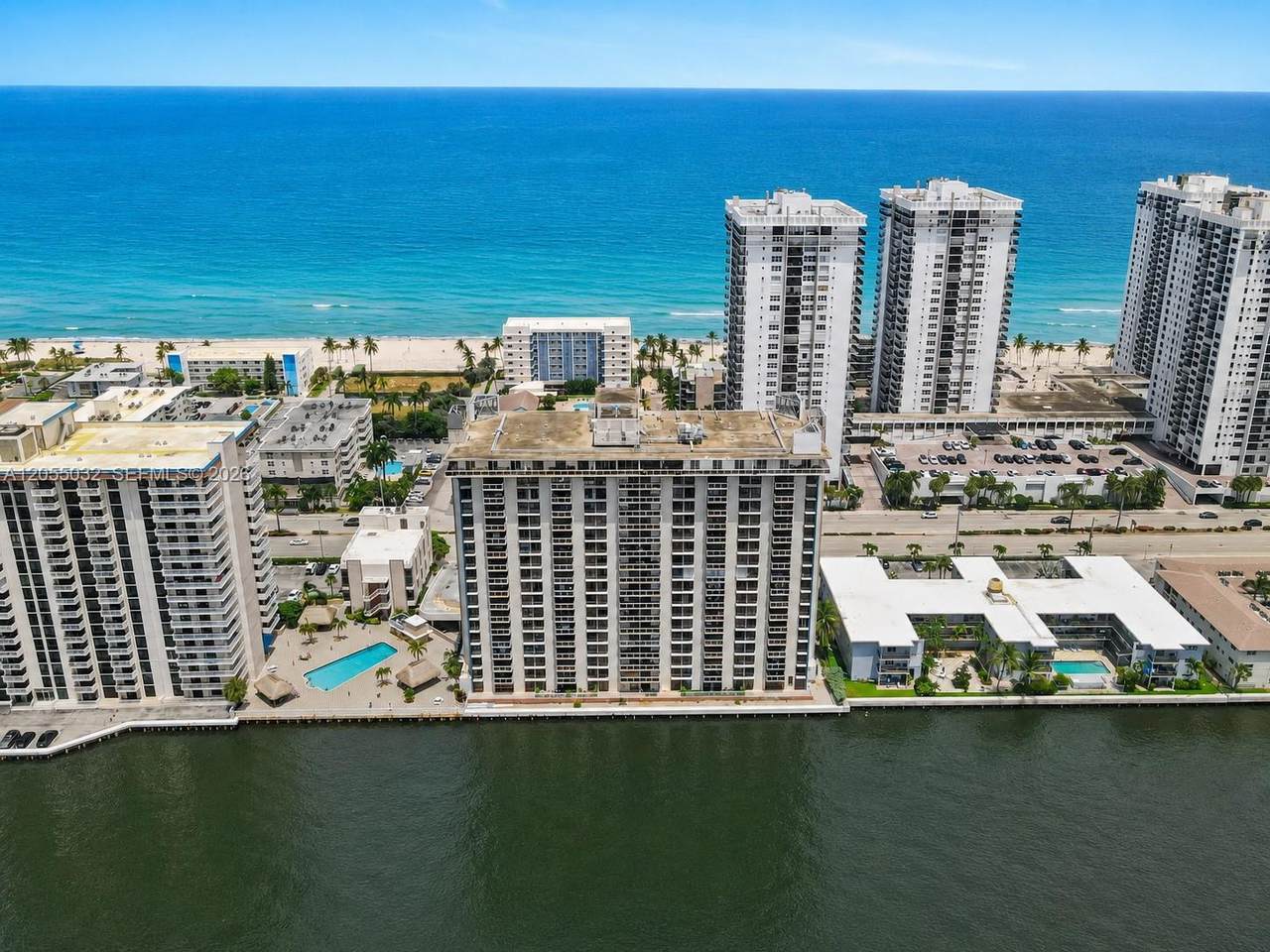 https://bt-photos.global.ssl.fastly.net/miami/1280_boomver_1_A12055032-2.jpg