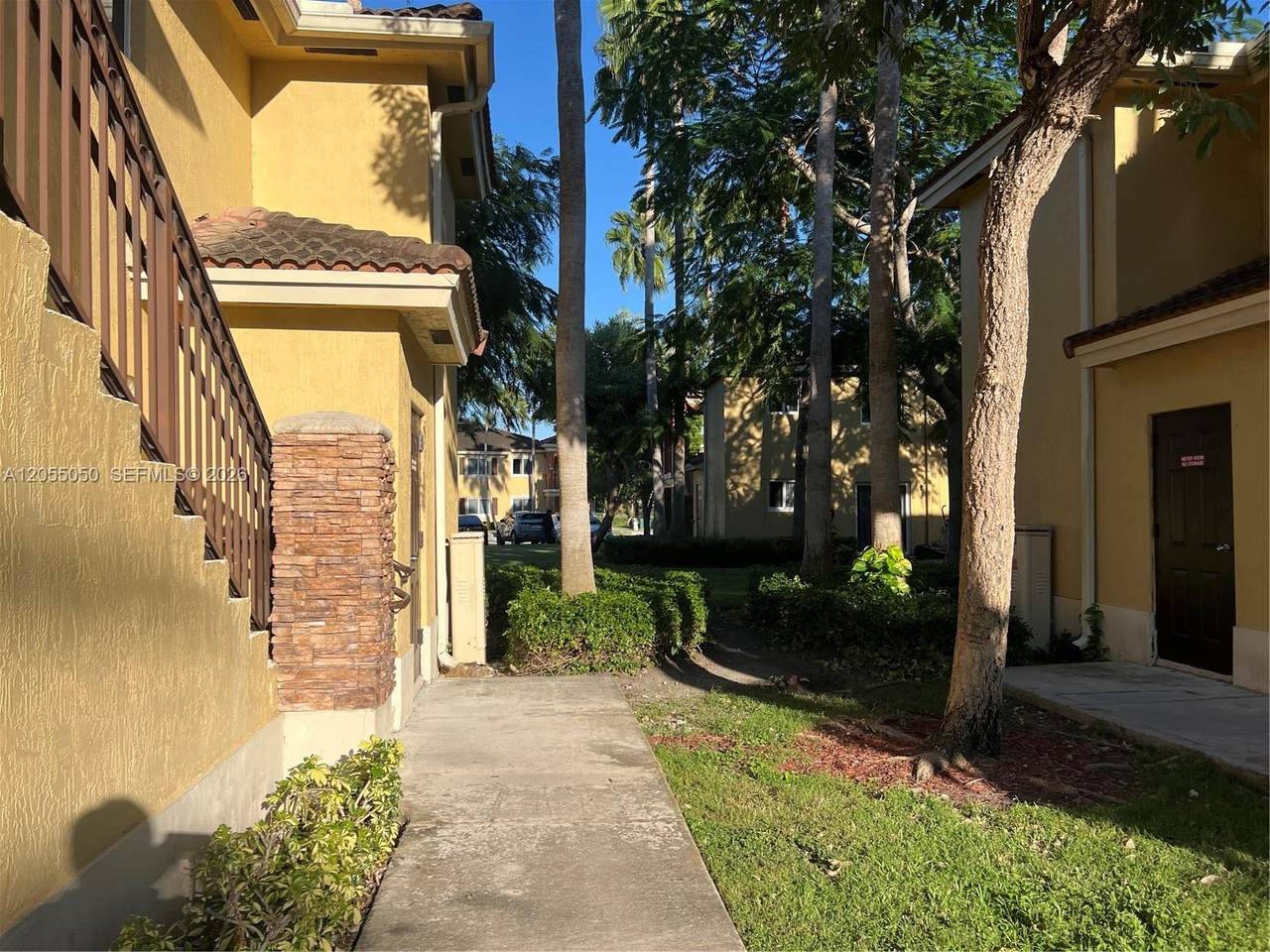 https://bt-photos.global.ssl.fastly.net/miami/1280_boomver_1_A12055050-2.jpg