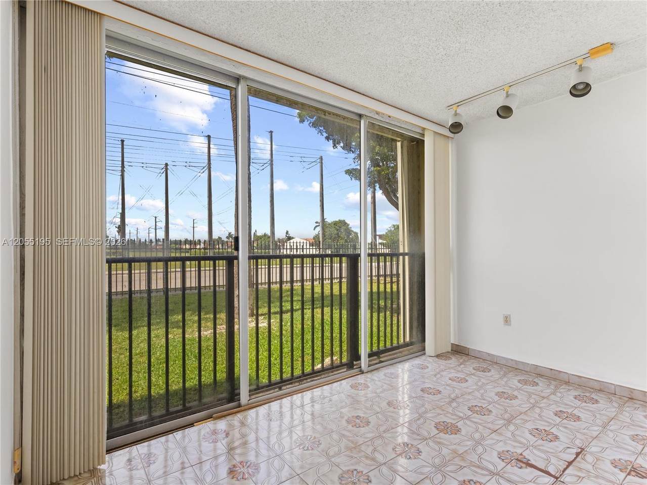 https://bt-photos.global.ssl.fastly.net/miami/1280_boomver_1_A12055195-2.jpg