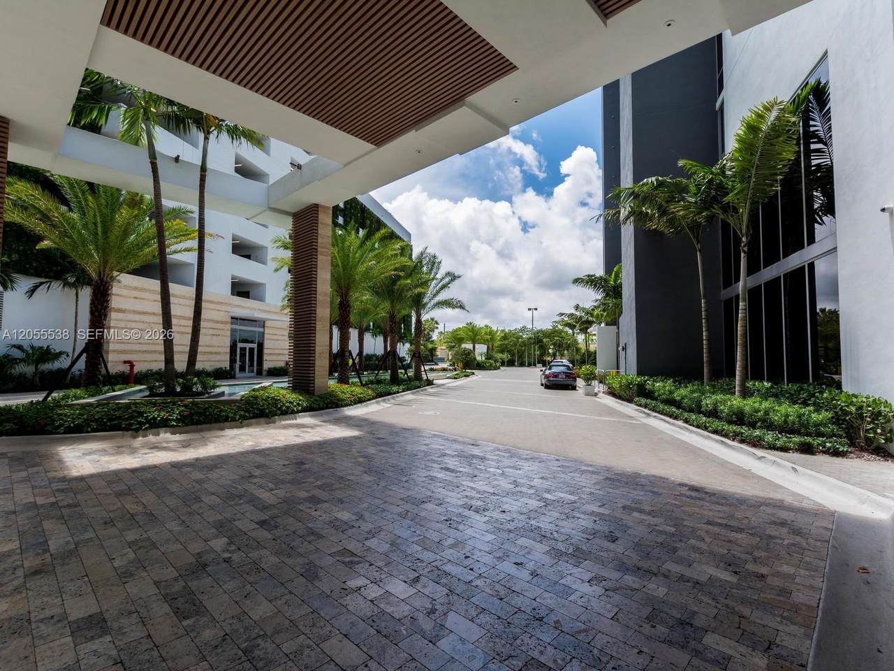 https://bt-photos.global.ssl.fastly.net/miami/1280_boomver_1_A12055538-2.jpg