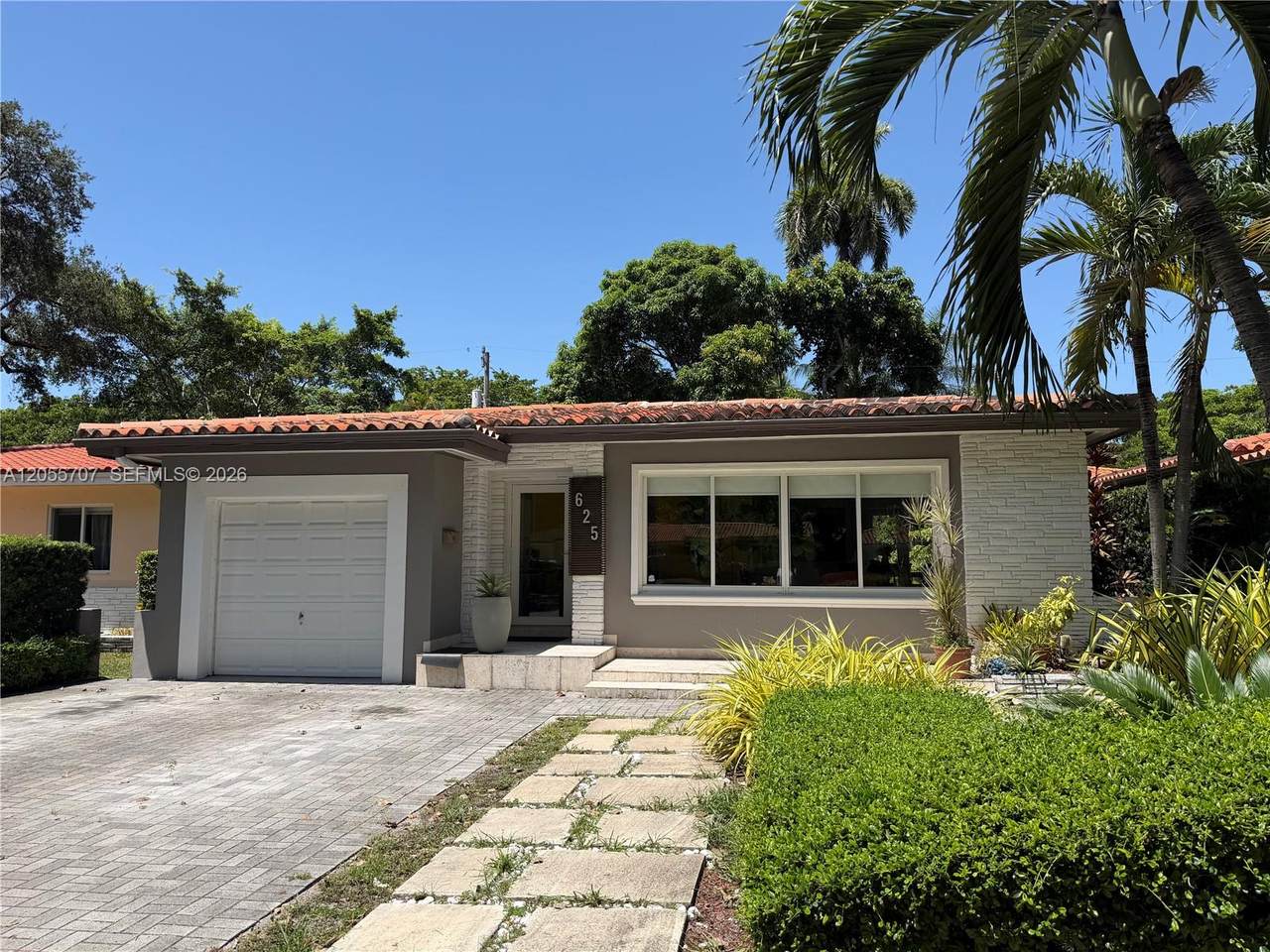 625 Bird Rd - Photo 1