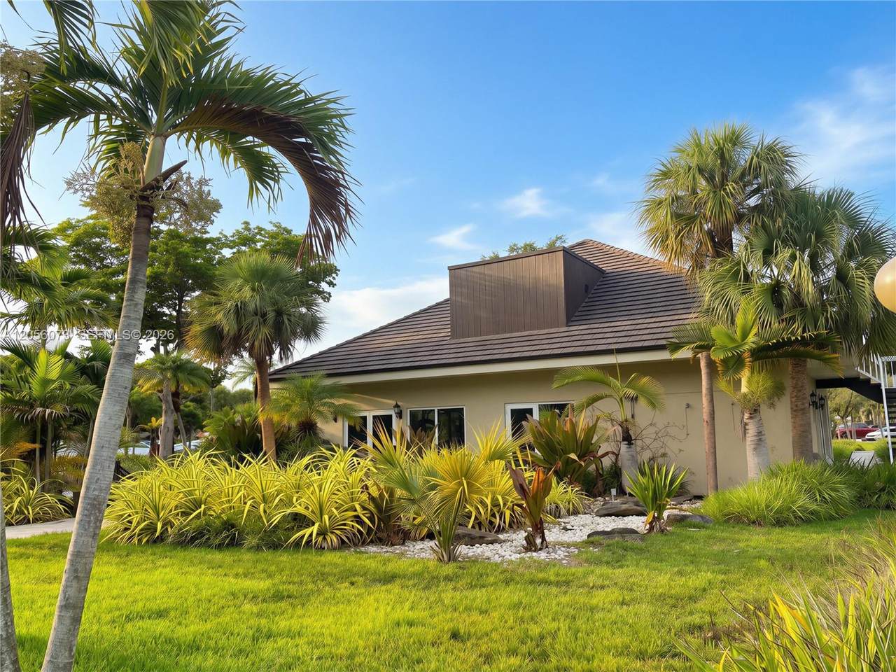 https://bt-photos.global.ssl.fastly.net/miami/1280_boomver_1_A12056073-2.jpg