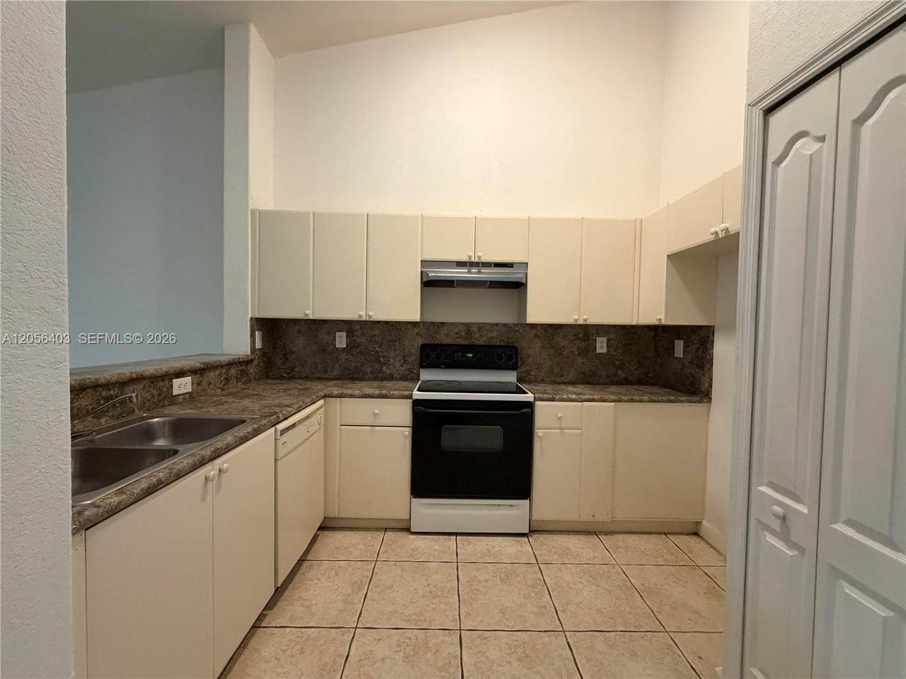 1661 28th St - Photo 1