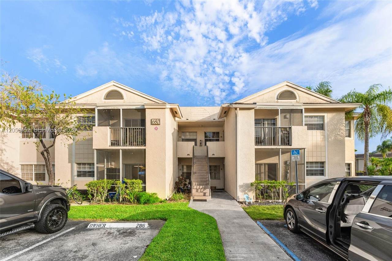 680 Cypress Club Way - Photo 1
