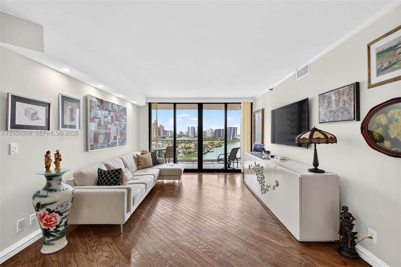 2800 Island Blvd - Photo 1