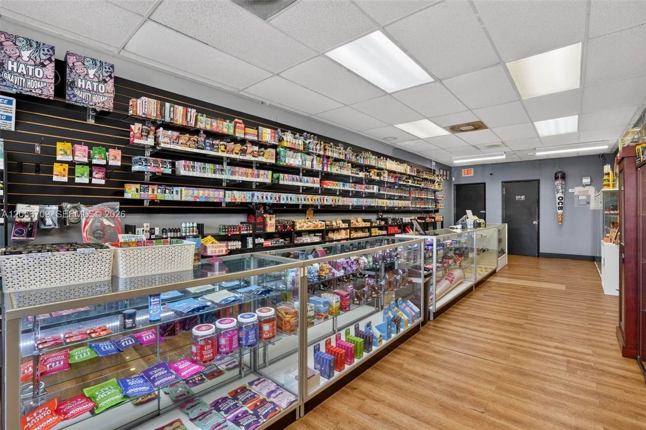 Smoke Shop For Sale in Coral Gables - Photo 1