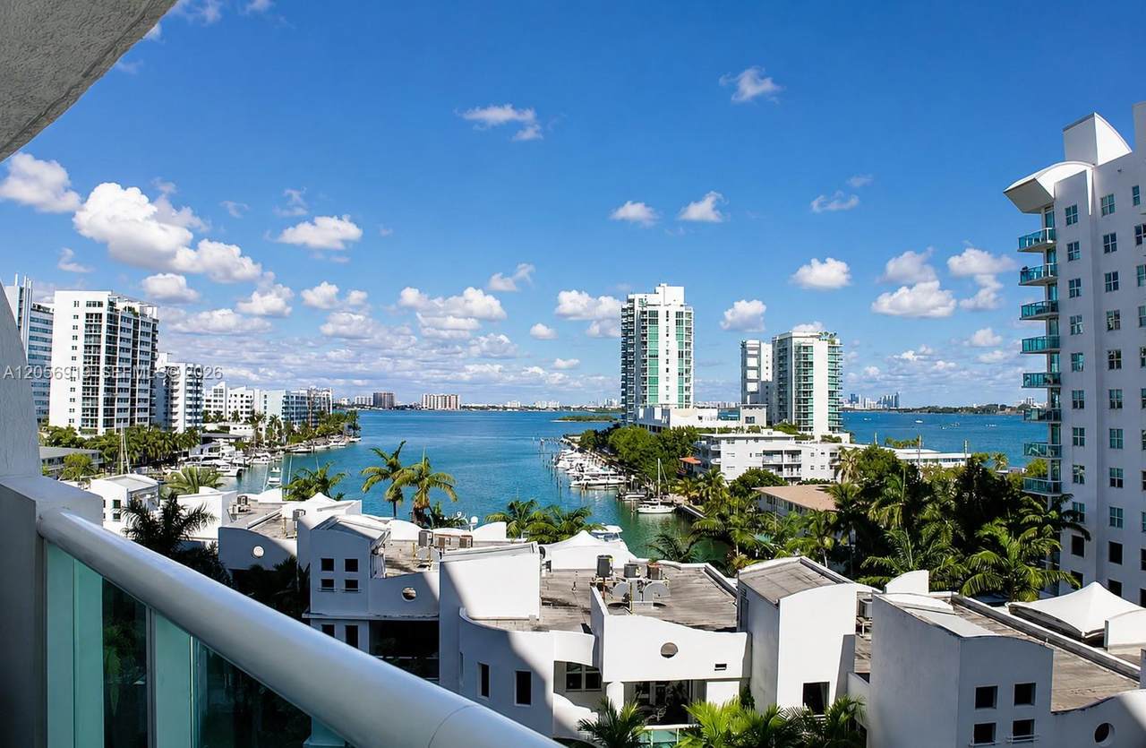7900 Harbor Island Dr - Photo 1