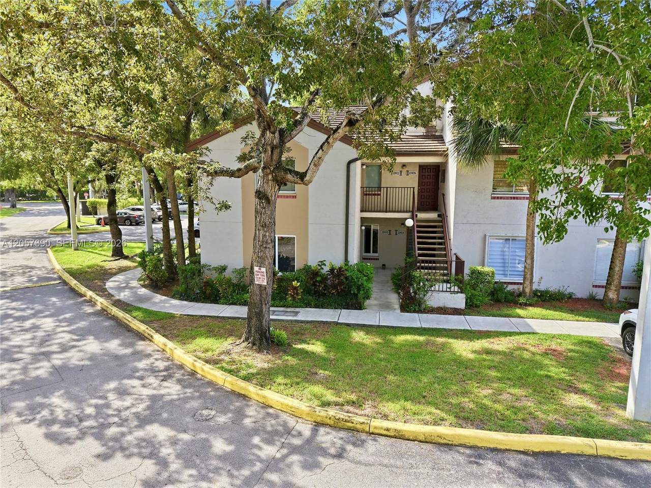 13920 93rd Ln - Photo 1