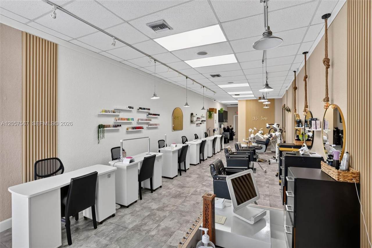 Full Service Salon For Sale in Miami - Photo 1