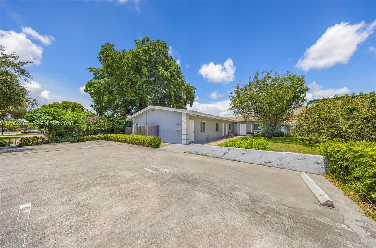 1109 6th Ave - Photo 1