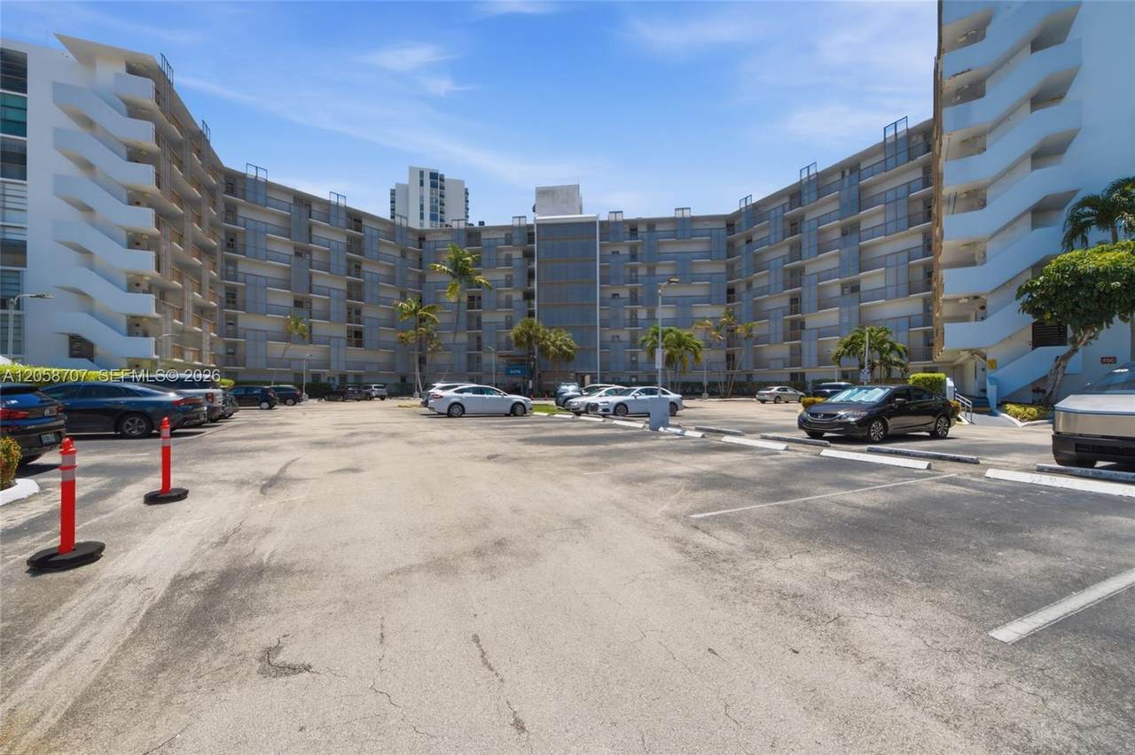 3401 Country Club Dr - Photo 1