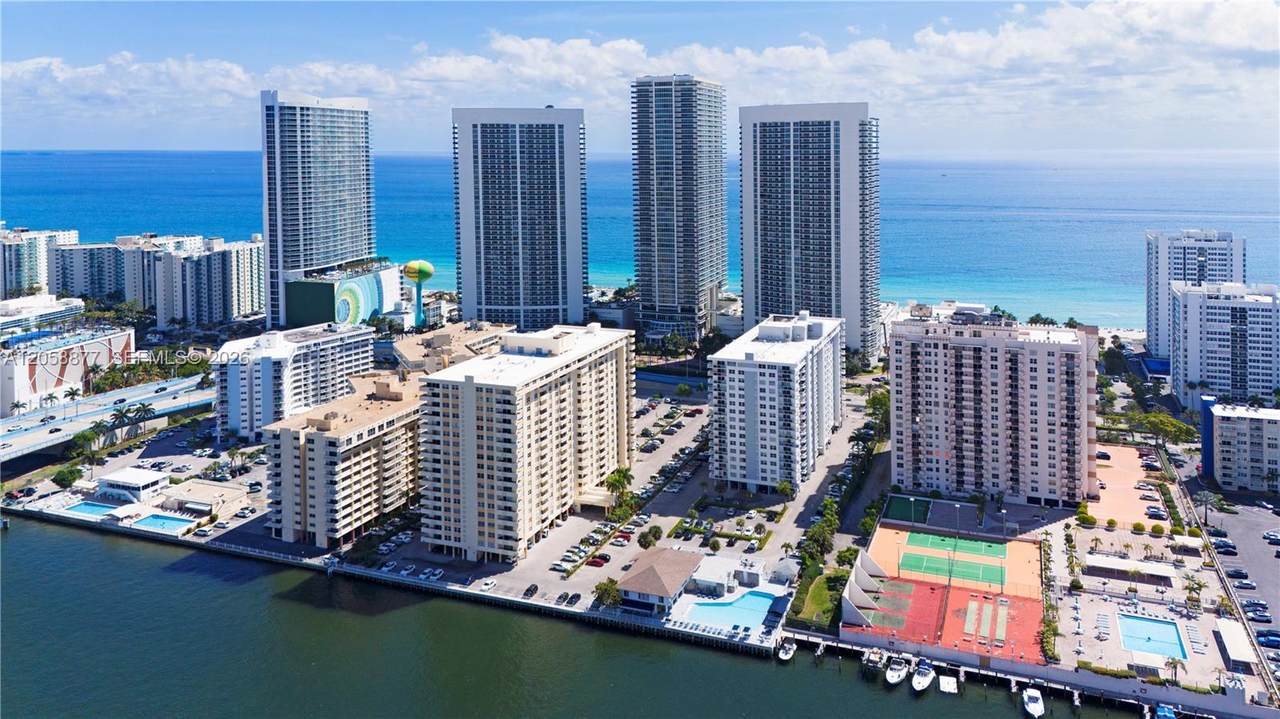 1849 Ocean Dr - Photo 1