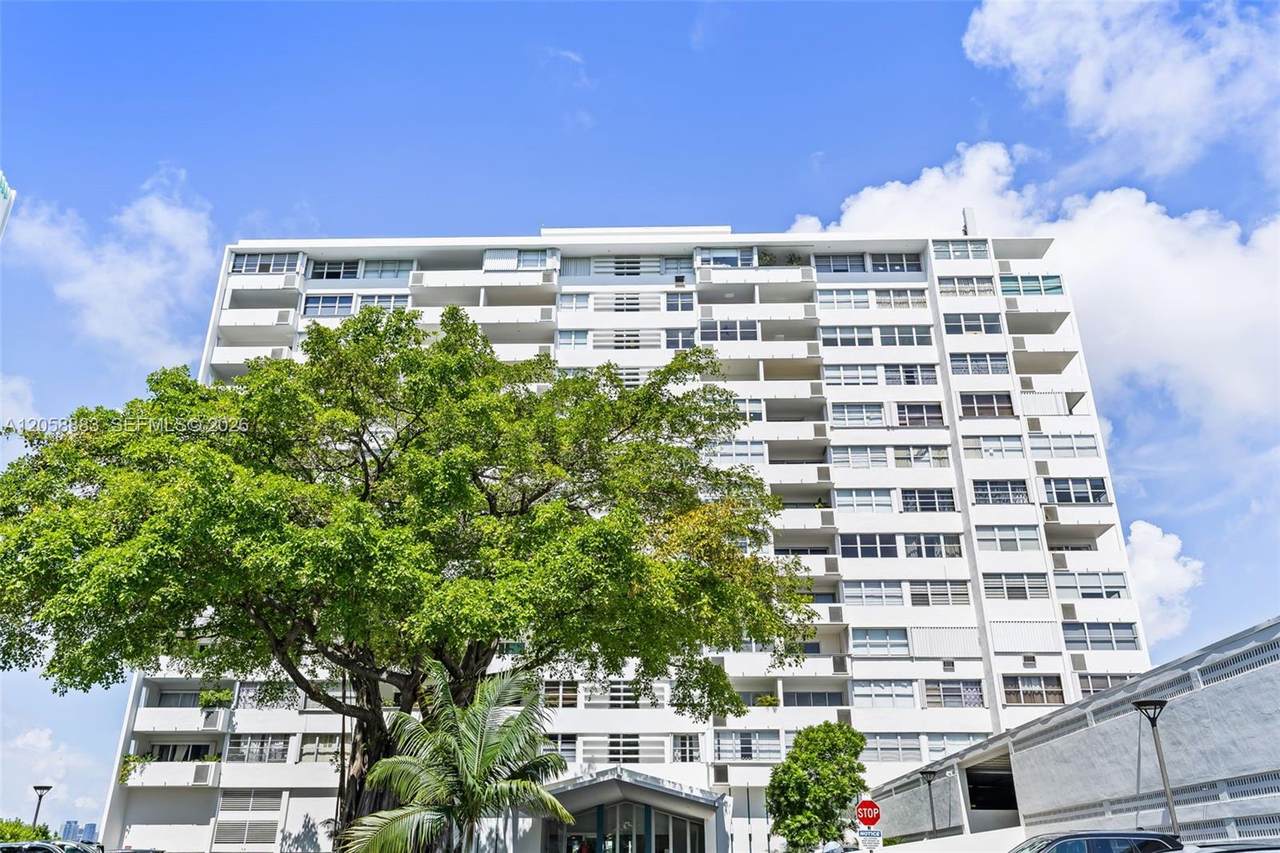 3 Island Ave - Photo 1