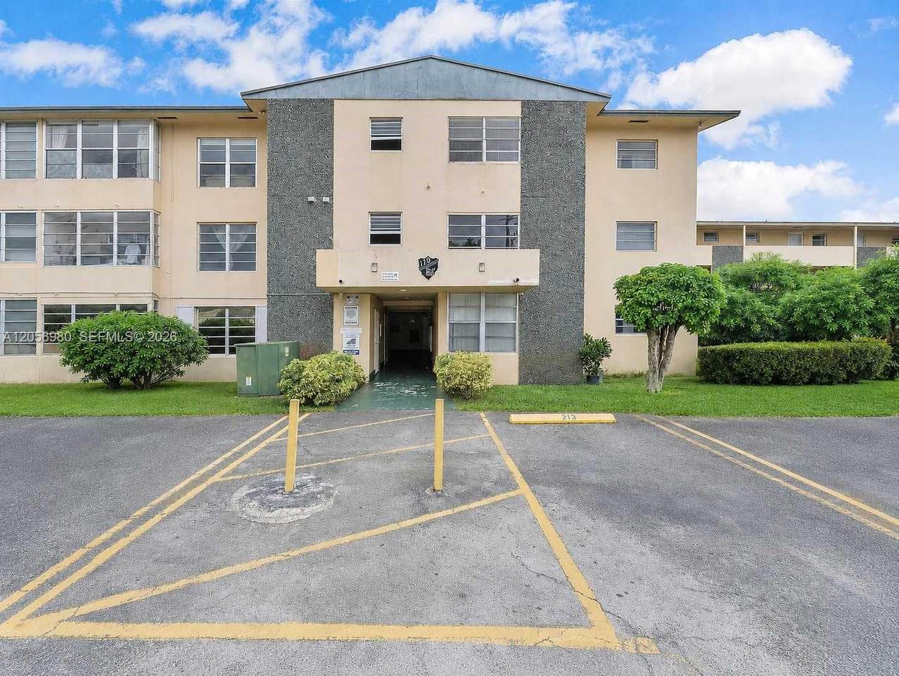 https://bt-photos.global.ssl.fastly.net/miami/1280_boomver_1_A12058980-2.jpg