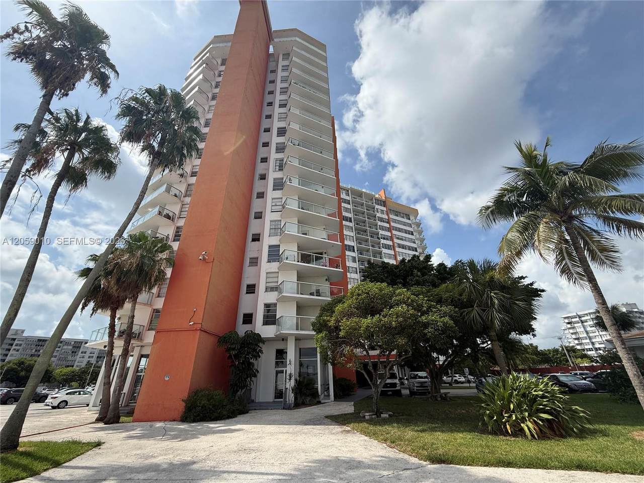 https://bt-photos.global.ssl.fastly.net/miami/1280_boomver_1_A12059010-2.jpg