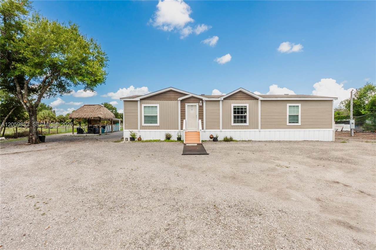 130 Nogal St - Photo 1
