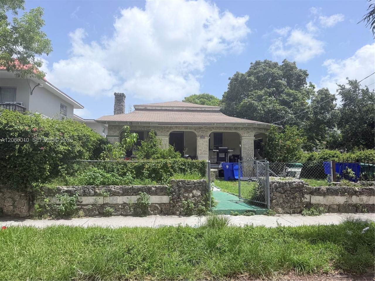 https://bt-photos.global.ssl.fastly.net/miami/1280_boomver_1_A12060010-2.jpg