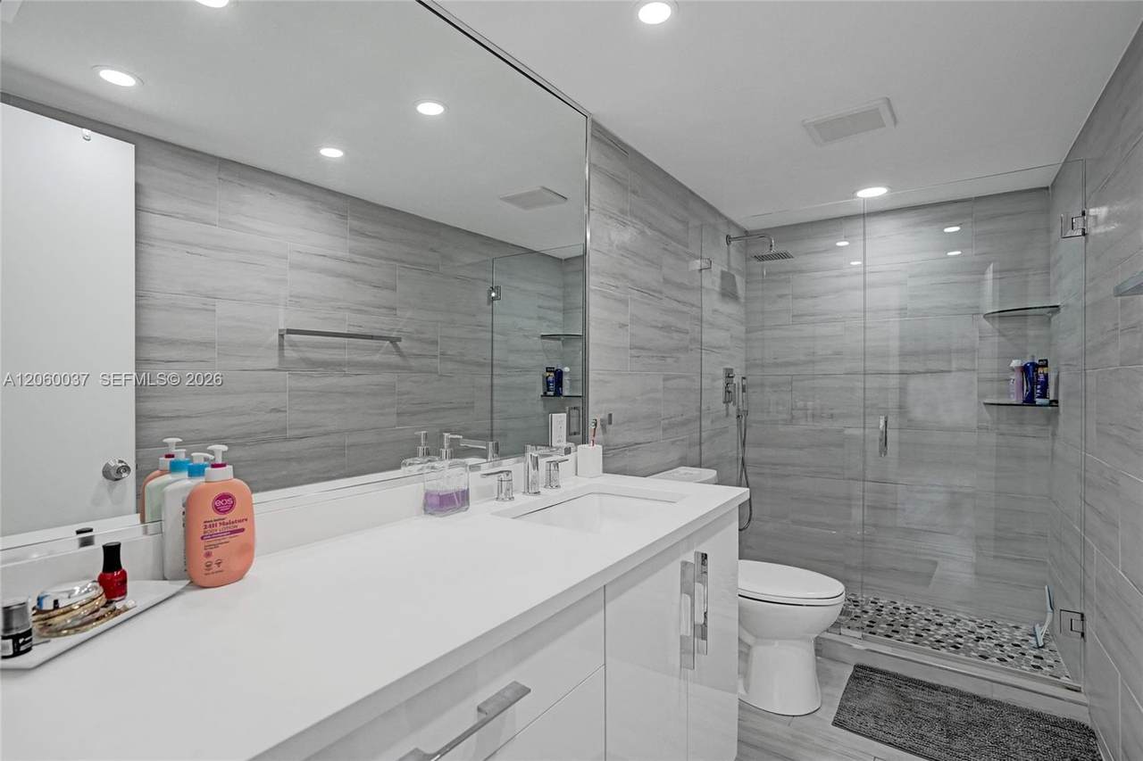 https://bt-photos.global.ssl.fastly.net/miami/1280_boomver_1_A12060037-2.jpg