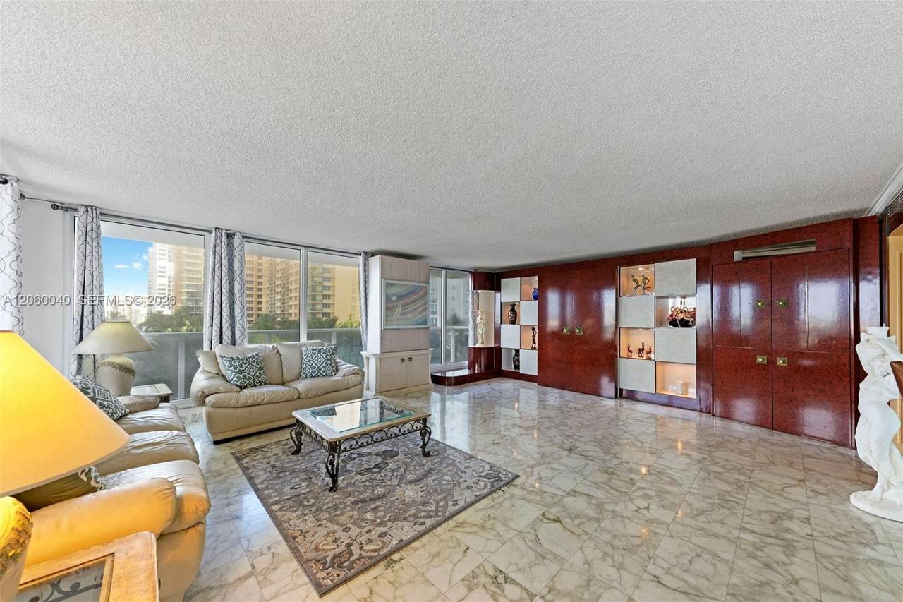 https://bt-photos.global.ssl.fastly.net/miami/1280_boomver_1_A12060040-2.jpg