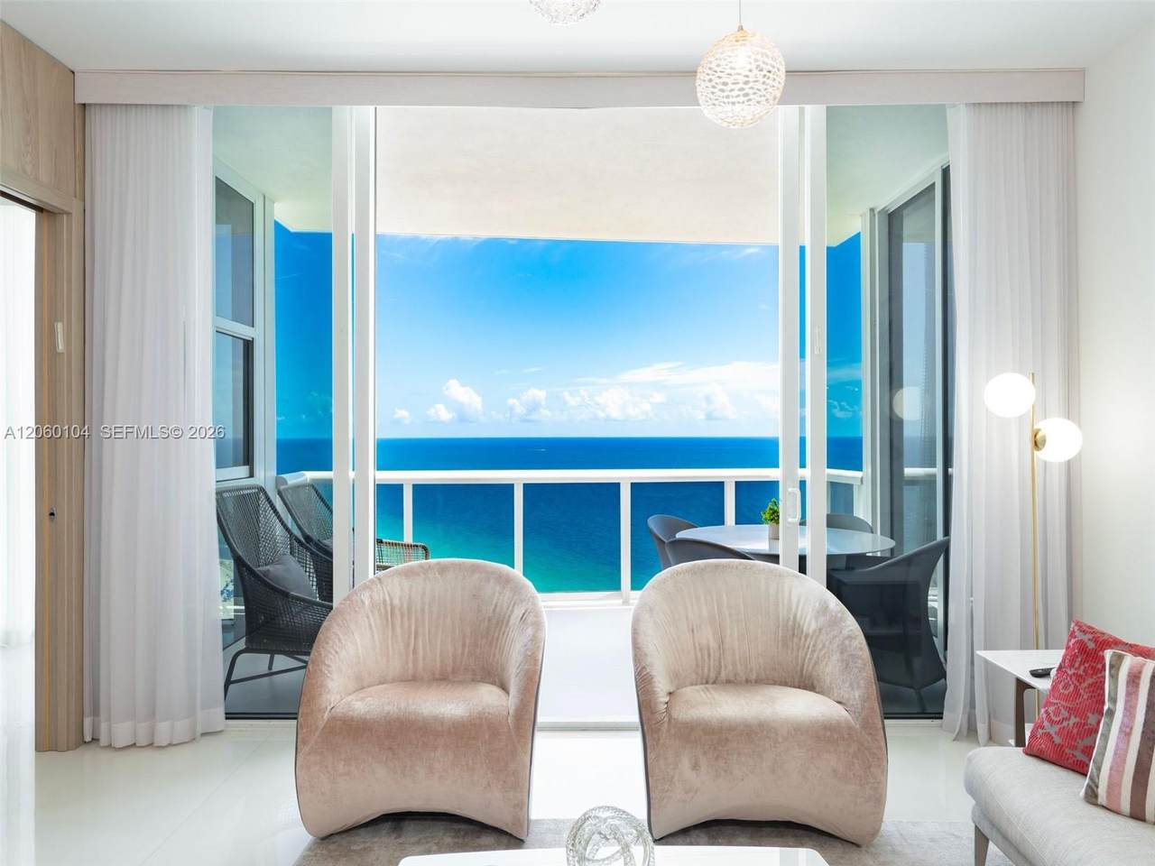 https://bt-photos.global.ssl.fastly.net/miami/1280_boomver_1_A12060104-2.jpg