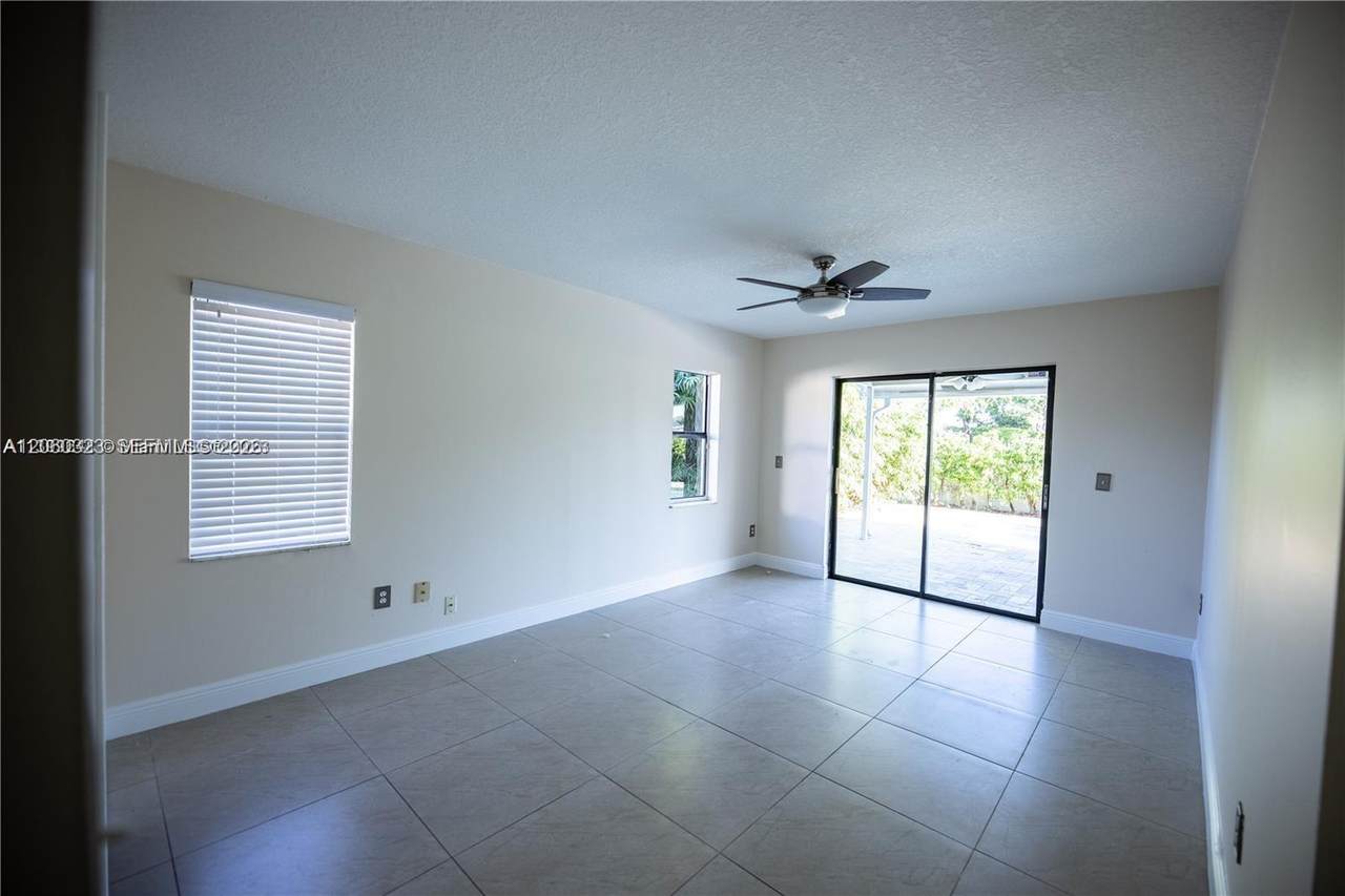 https://bt-photos.global.ssl.fastly.net/miami/1280_boomver_1_A12060323-2.jpg