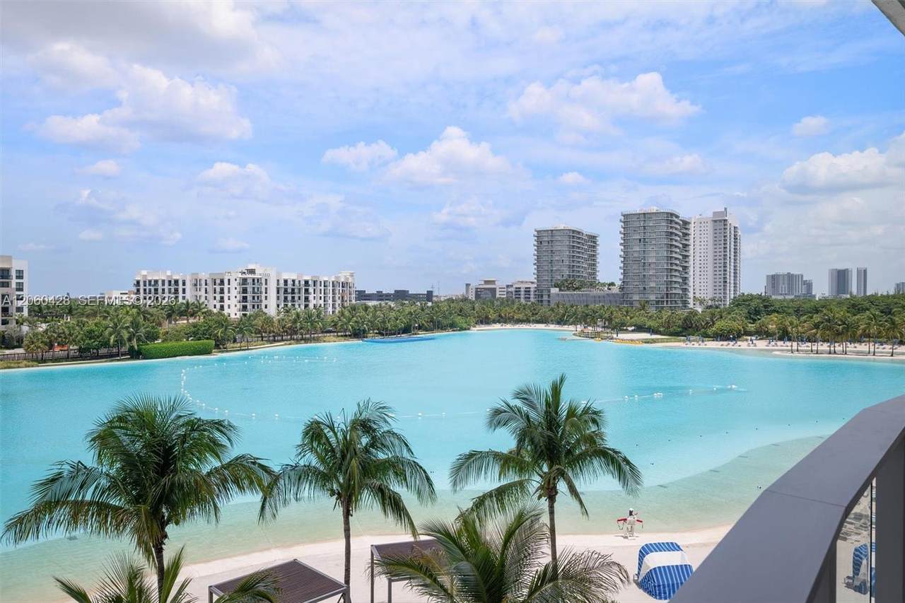 https://bt-photos.global.ssl.fastly.net/miami/1280_boomver_1_A12060428-2.jpg