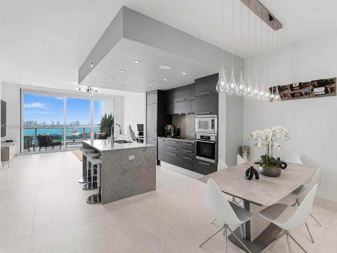 900 Biscayne Blvd - Photo 1