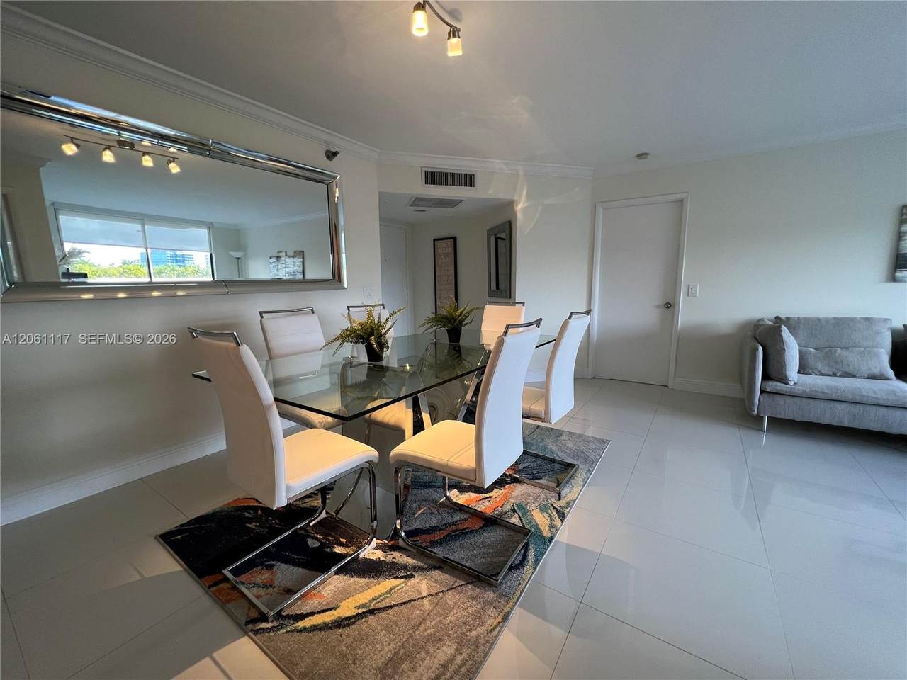 https://bt-photos.global.ssl.fastly.net/miami/1280_boomver_1_A12061117-2.jpg