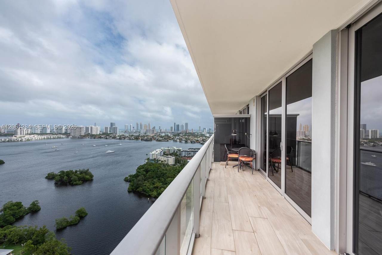 16385 Biscayne Blvd - Photo 1