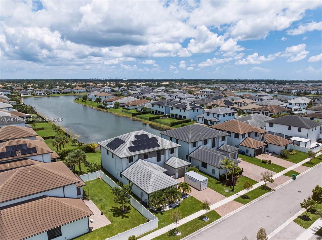 https://bt-photos.global.ssl.fastly.net/miami/1280_boomver_1_A12061915-2.jpg