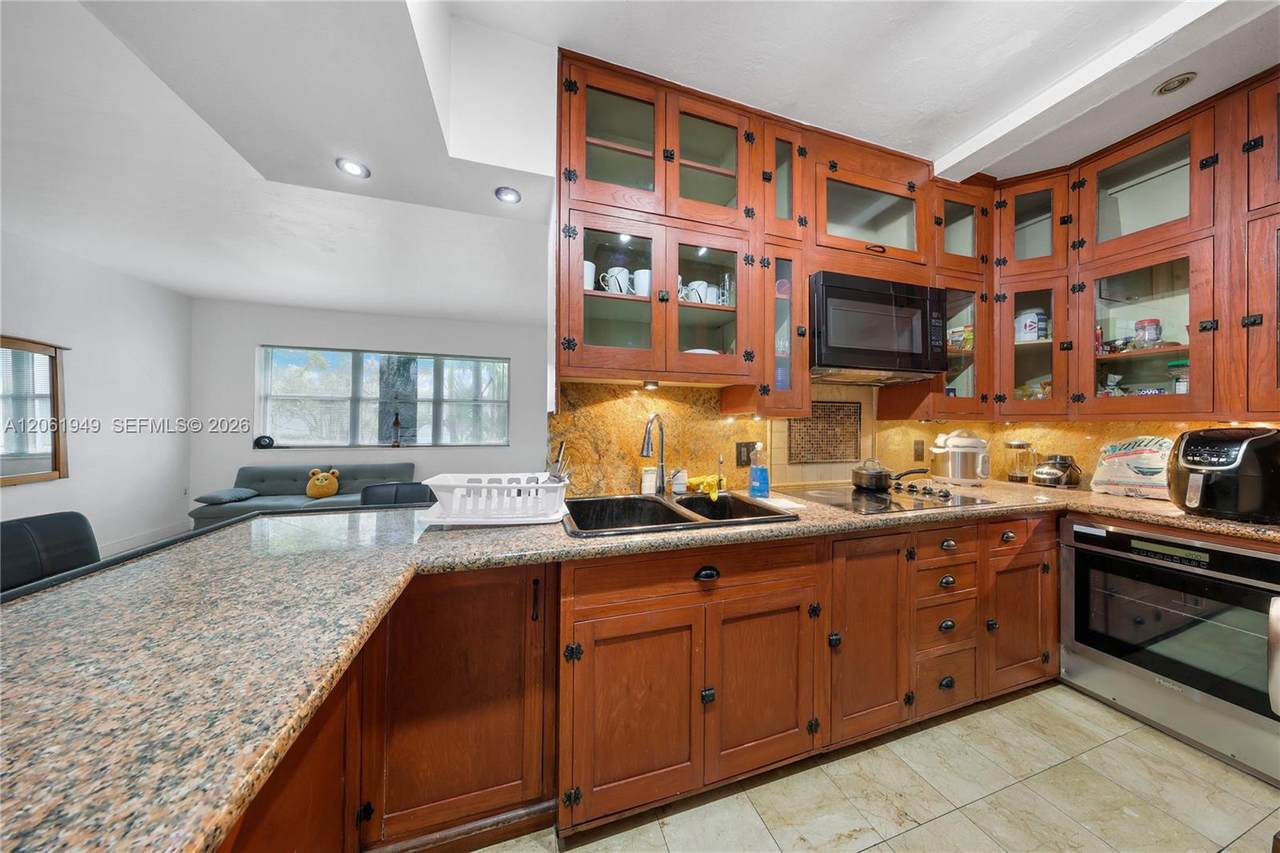 1289 Marseille Dr - Photo 1