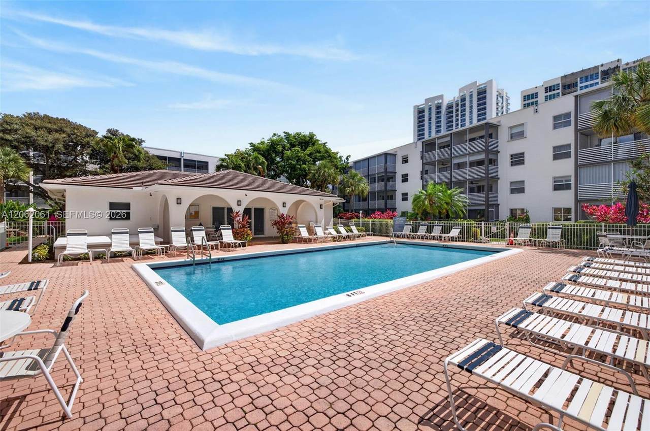 1541 Ocean Blvd - Photo 1