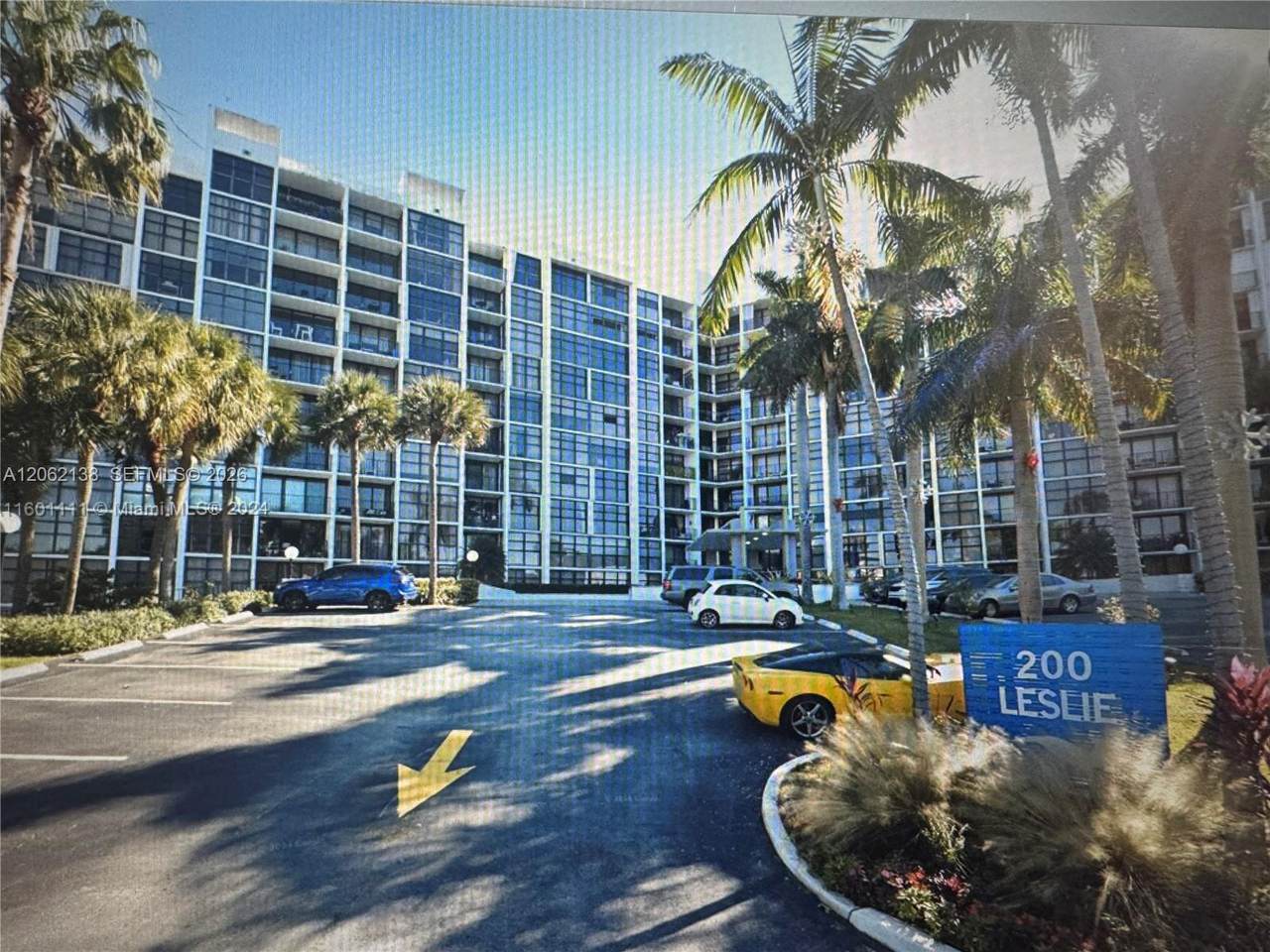 200 Leslie Dr - Photo 1