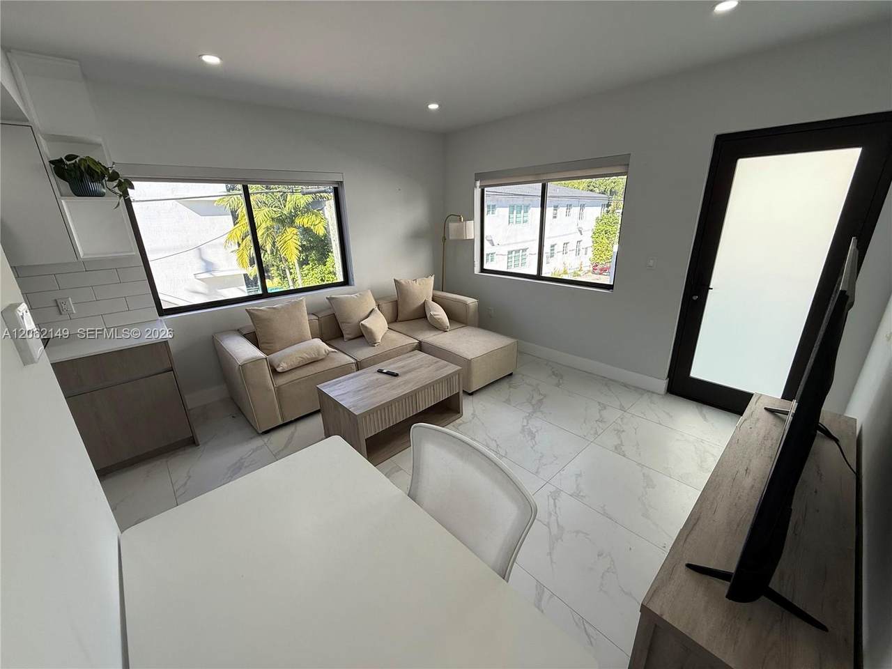 944 Jefferson Ave - Photo 1