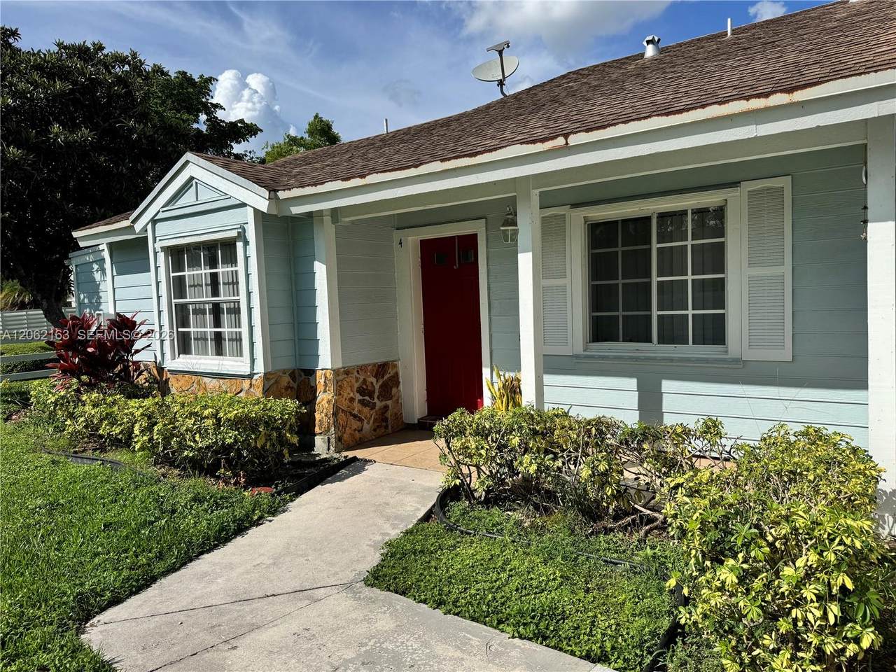 14700 139th Ave - Photo 1