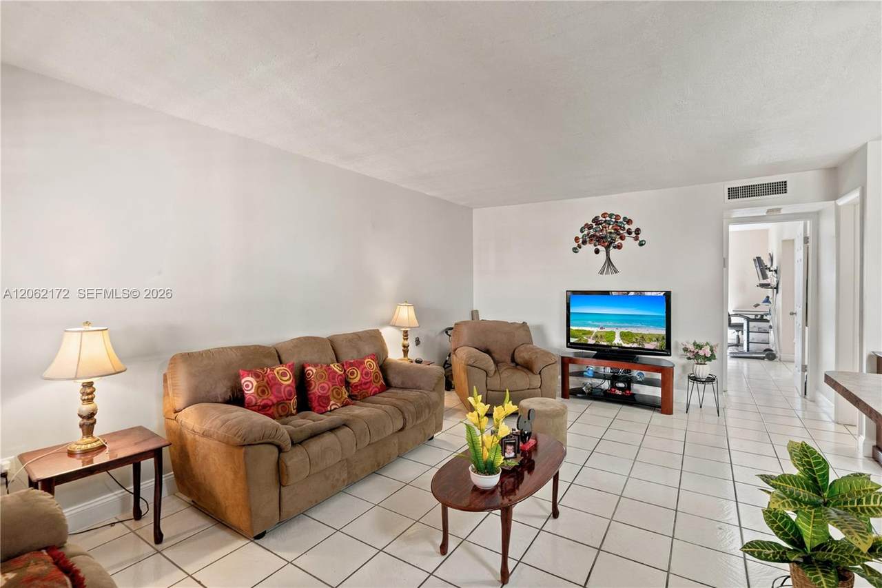 https://bt-photos.global.ssl.fastly.net/miami/1280_boomver_1_A12062172-2.jpg