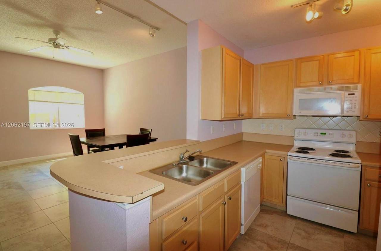 6001 70th St - Photo 1