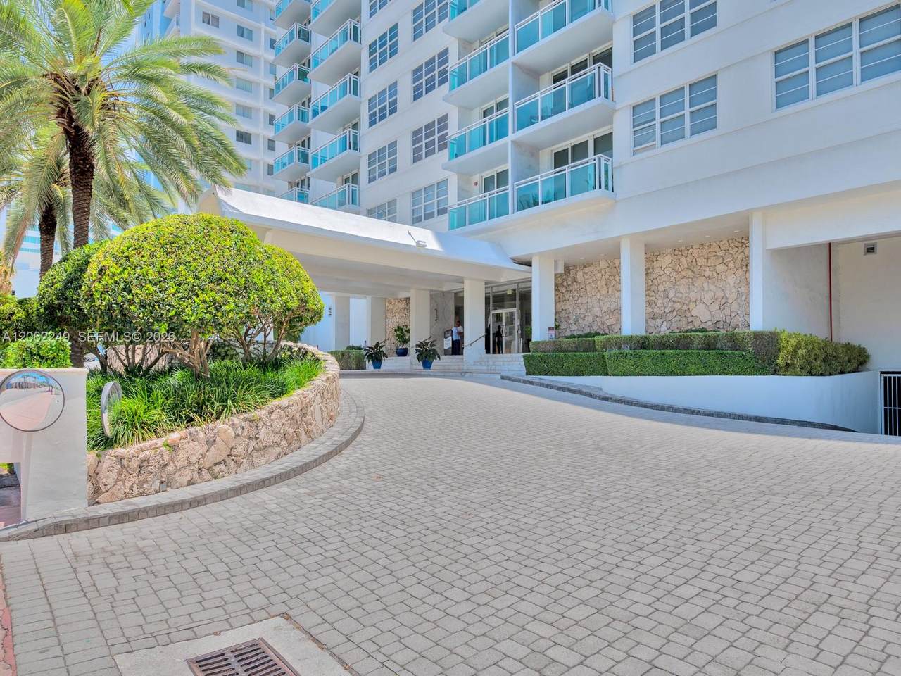 https://bt-photos.global.ssl.fastly.net/miami/1280_boomver_1_A12062249-2.jpg