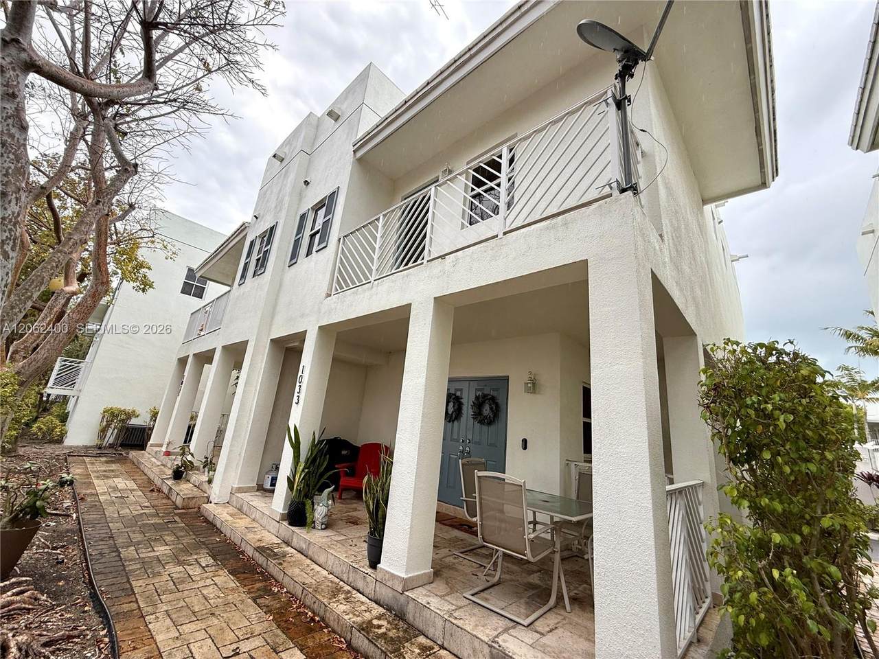 1033 9th Ct - Photo 1